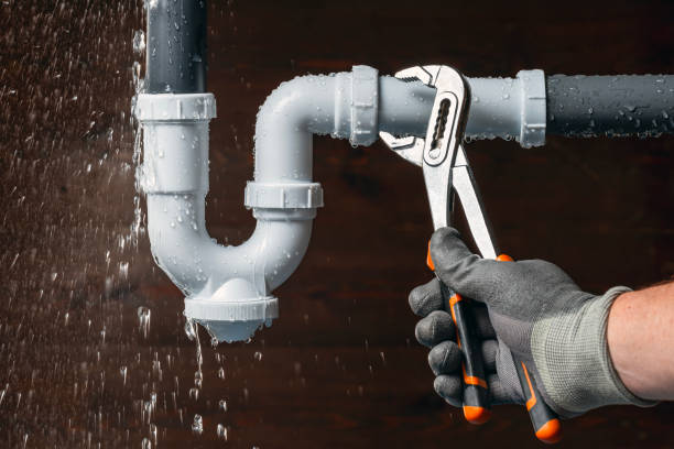 Professional Emergency Plumber technician working in Milton, MA